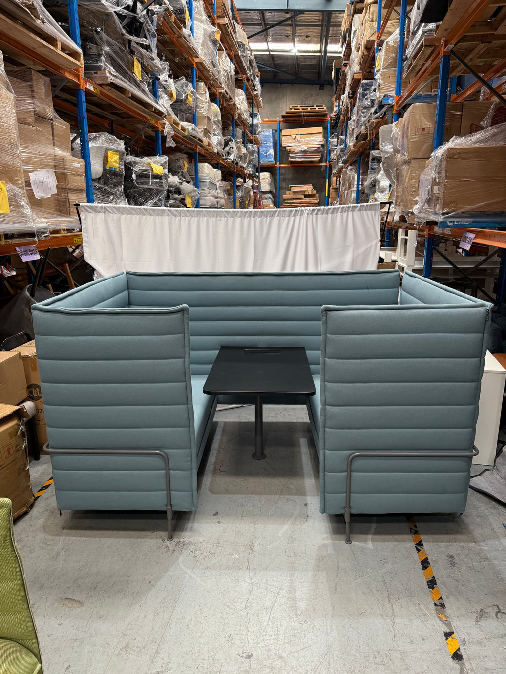 Alcove Cabin Highback with Table - 4 Seater, Vitra