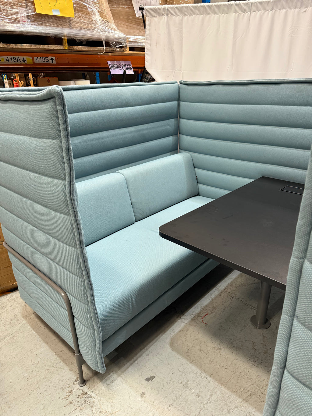 Alcove Cabin Highback with Table - 4 Seater, Vitra