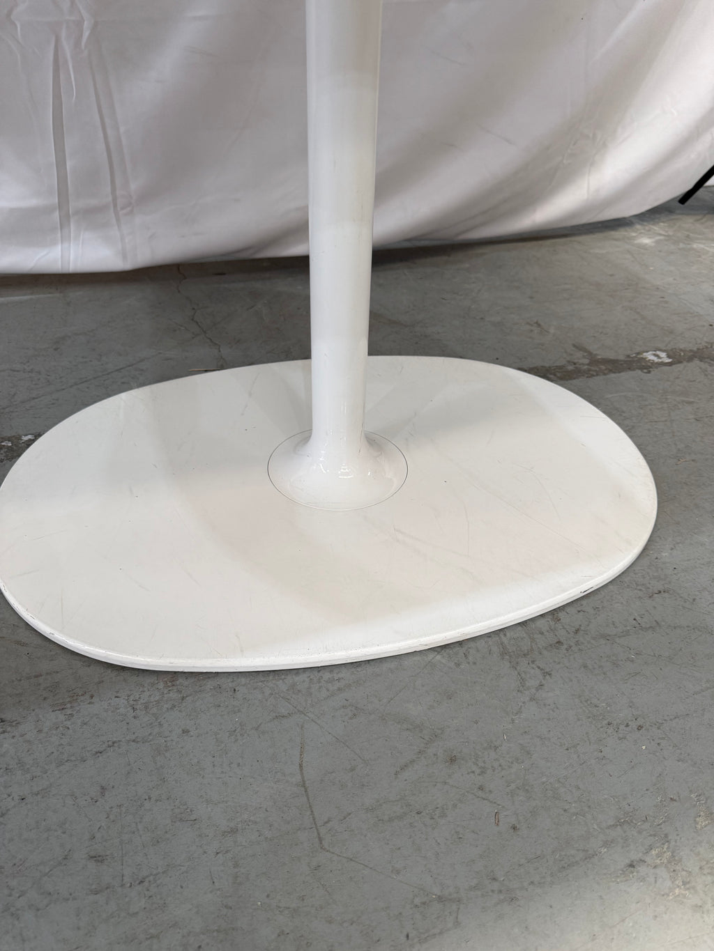 Arper Dizzie Dining Table Oval