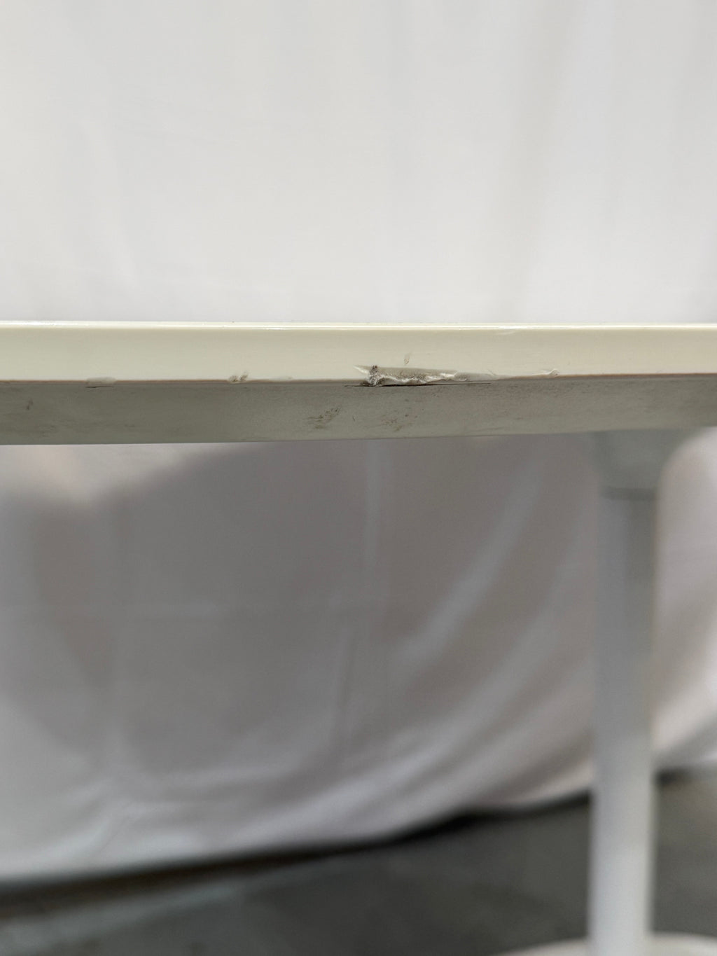 Arper Dizzie Dining Table Oval