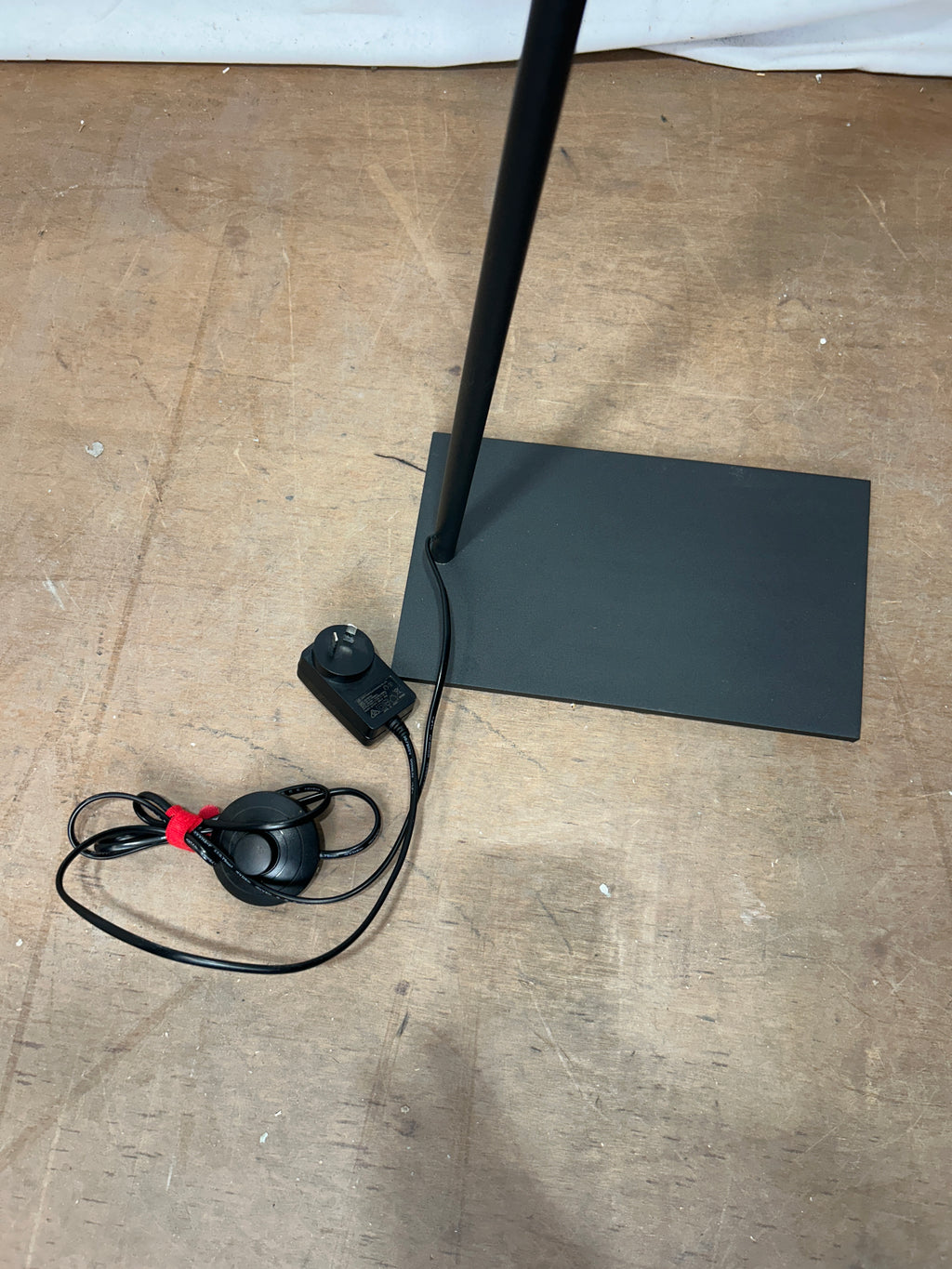 LightCo Linear Black Floor Lamp