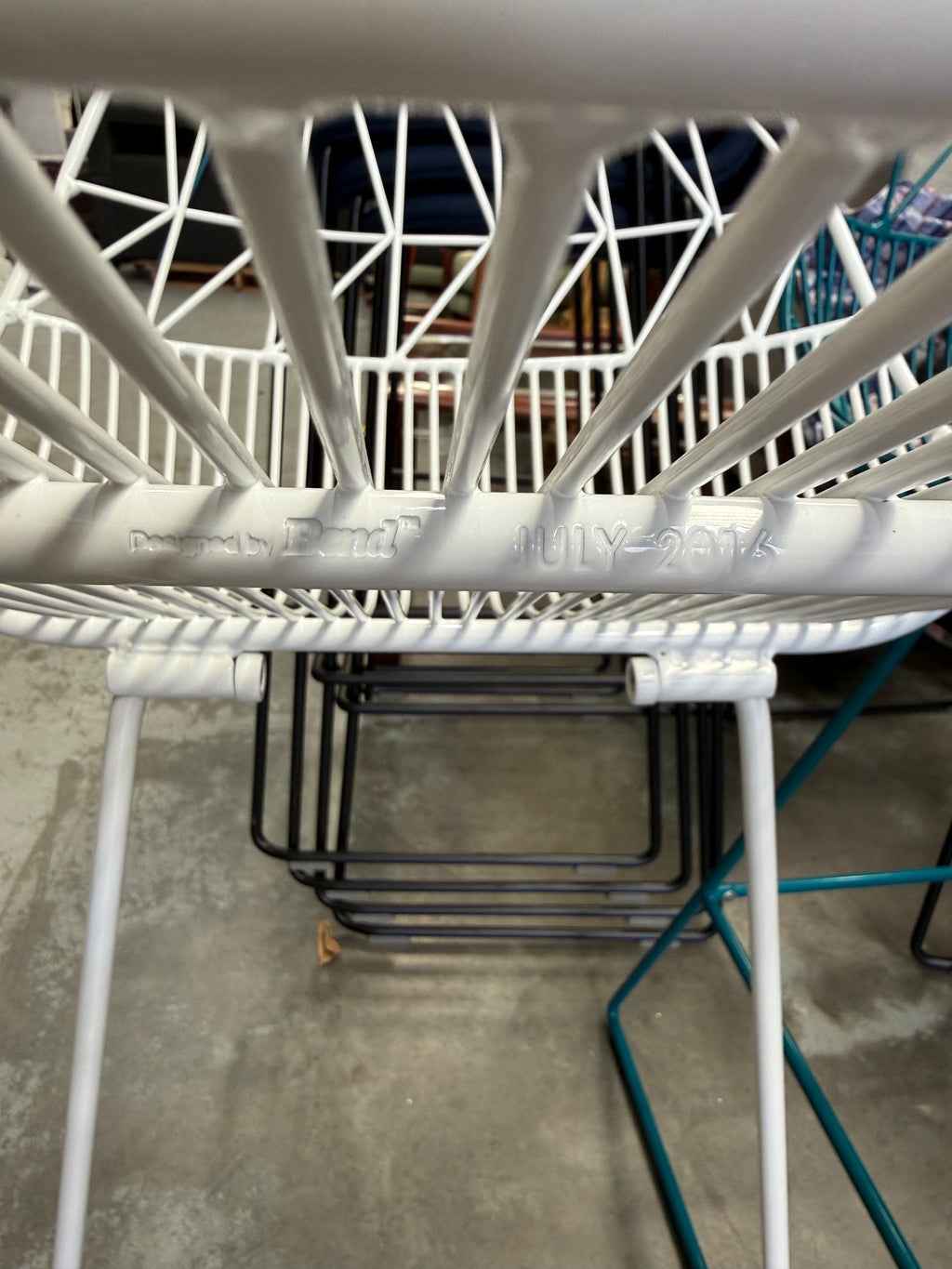 Bend Counter Stool White