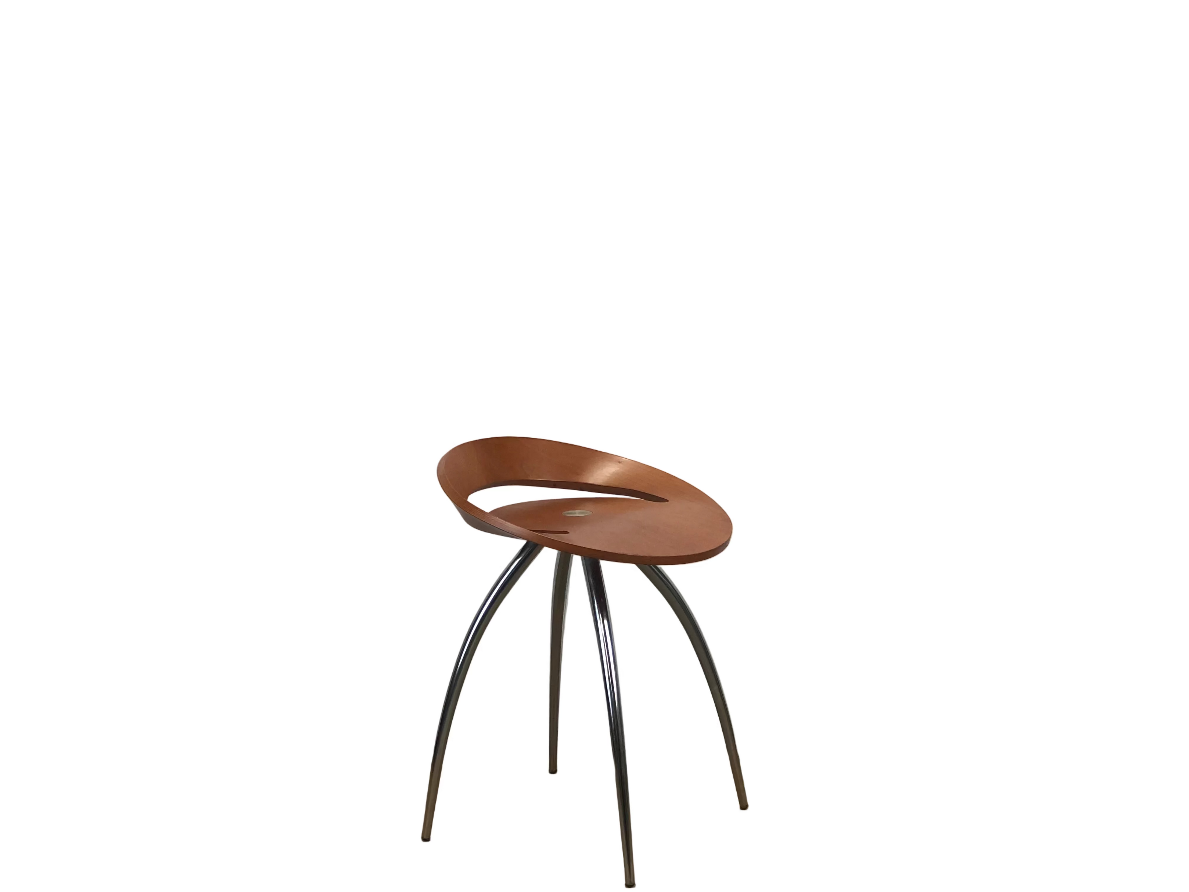 Lyra Magis Low Stool