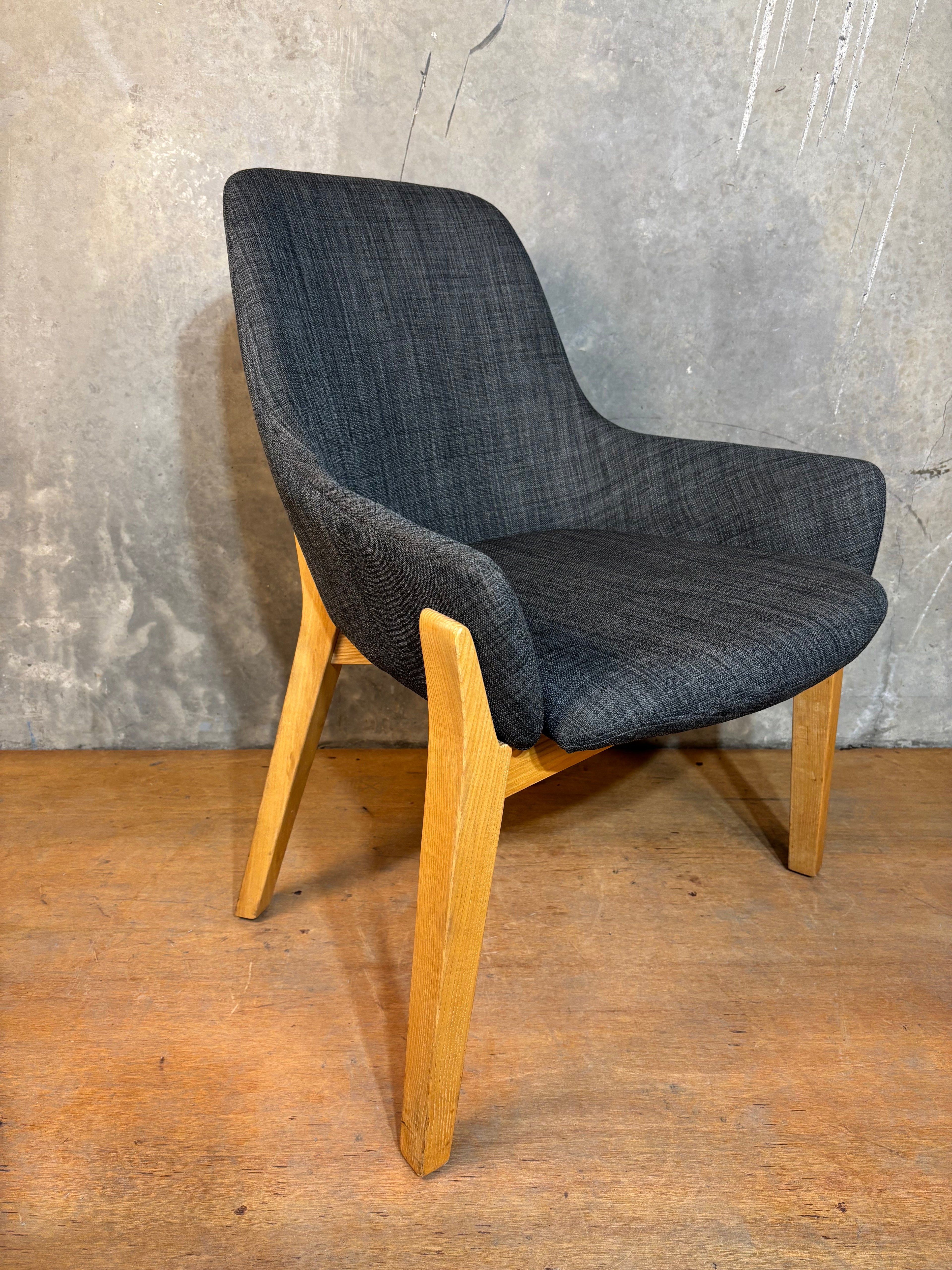 AWM Jimi chair