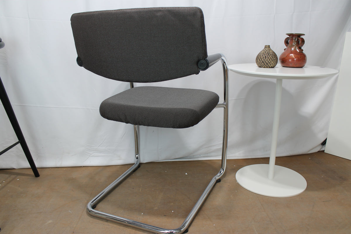 Visavis Meeting Chair, Vitra Dark Grey