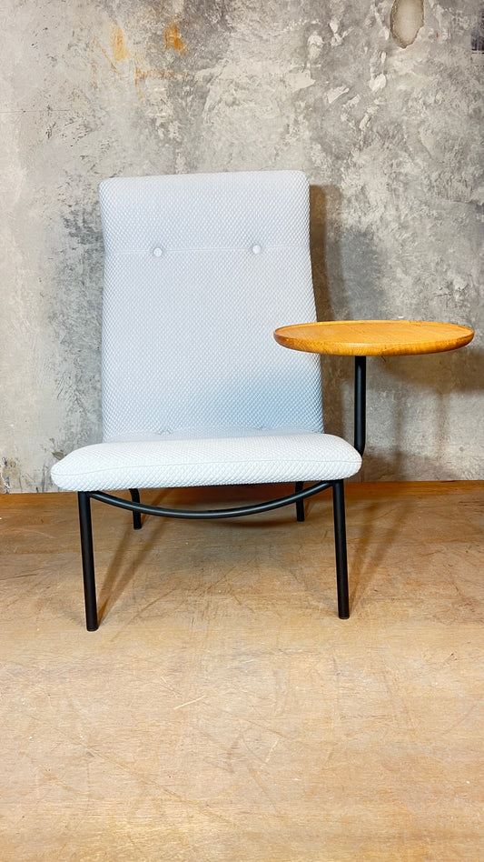 Lucio High back chair with side table