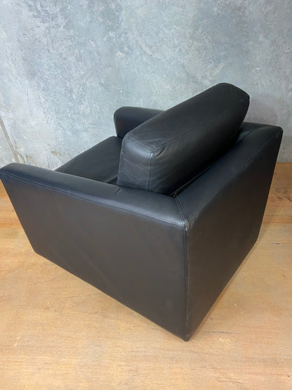 Arthur G Frankie Swivel Chair