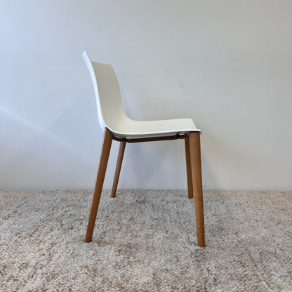 Catifa Chair 4-leg (Wide Seat), Arper