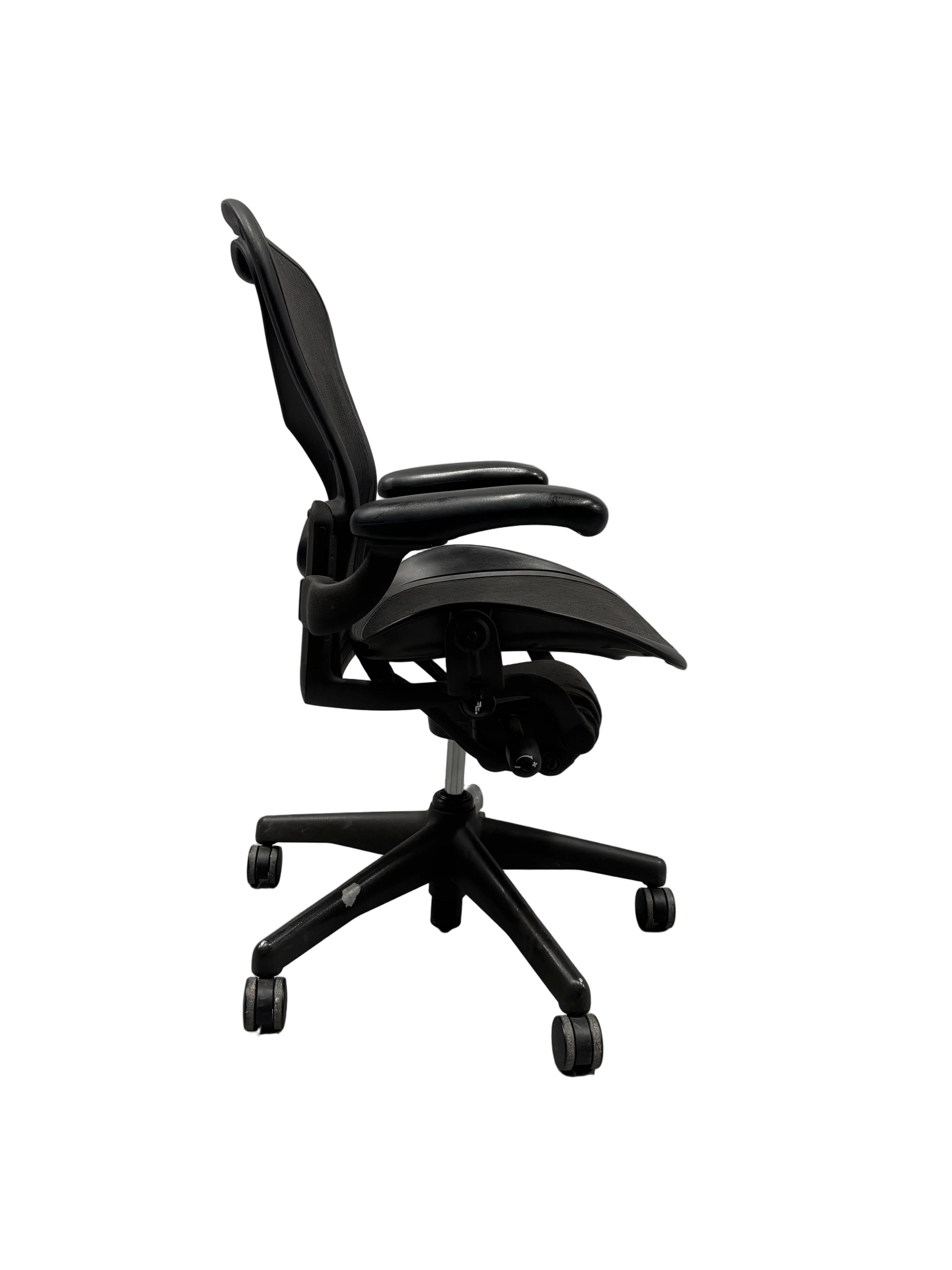 Herman Miller Aeron Chair Size B with Arms