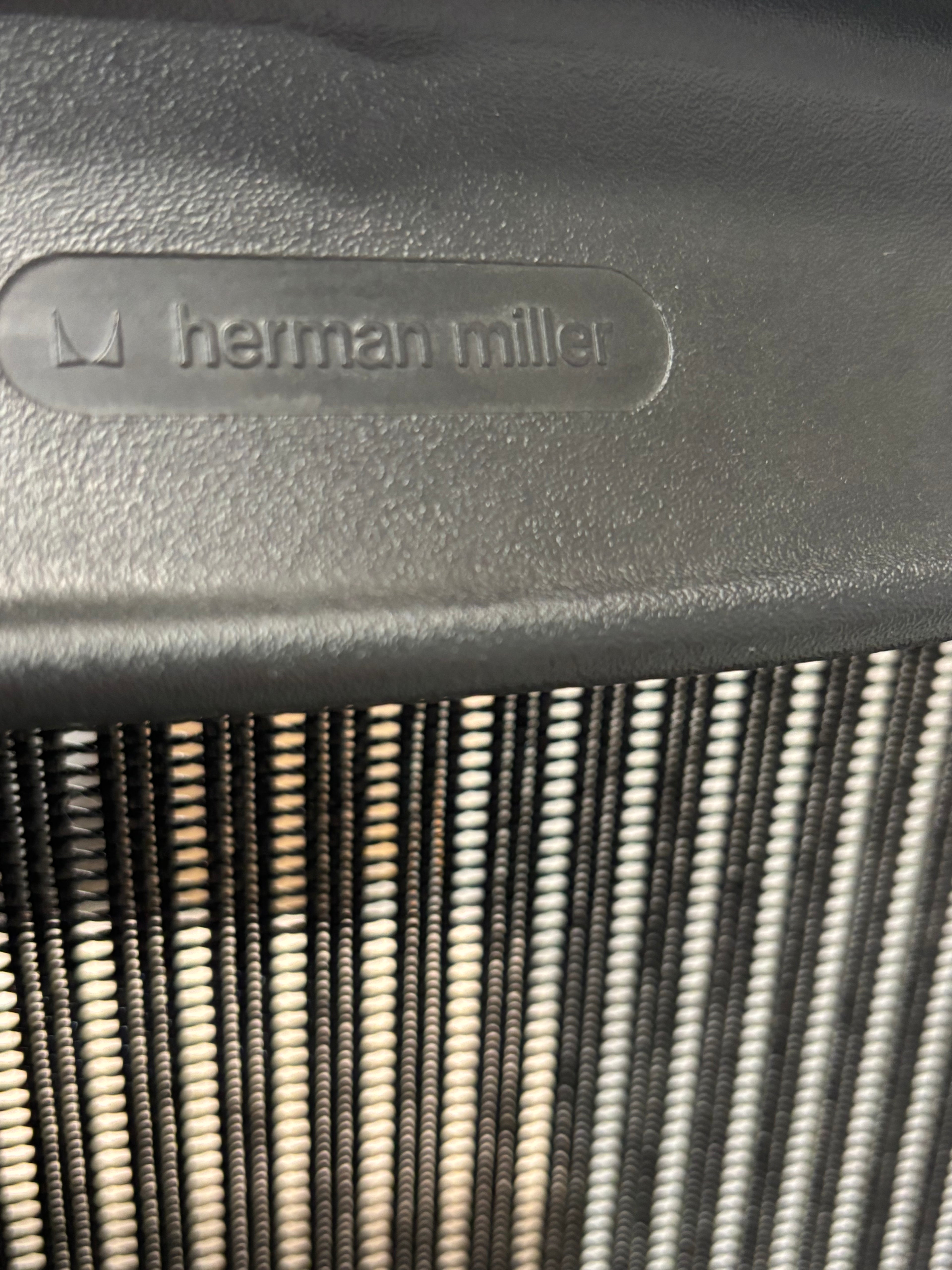 Herman Miller Aeron Chair Size B