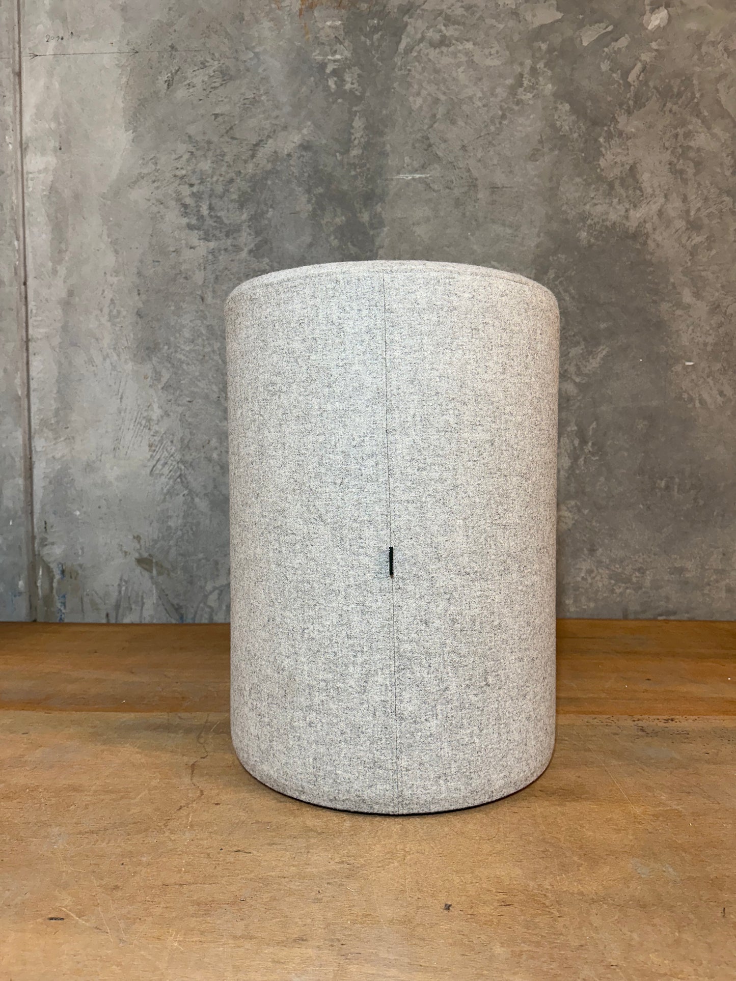 Fineseat Round Ottoman