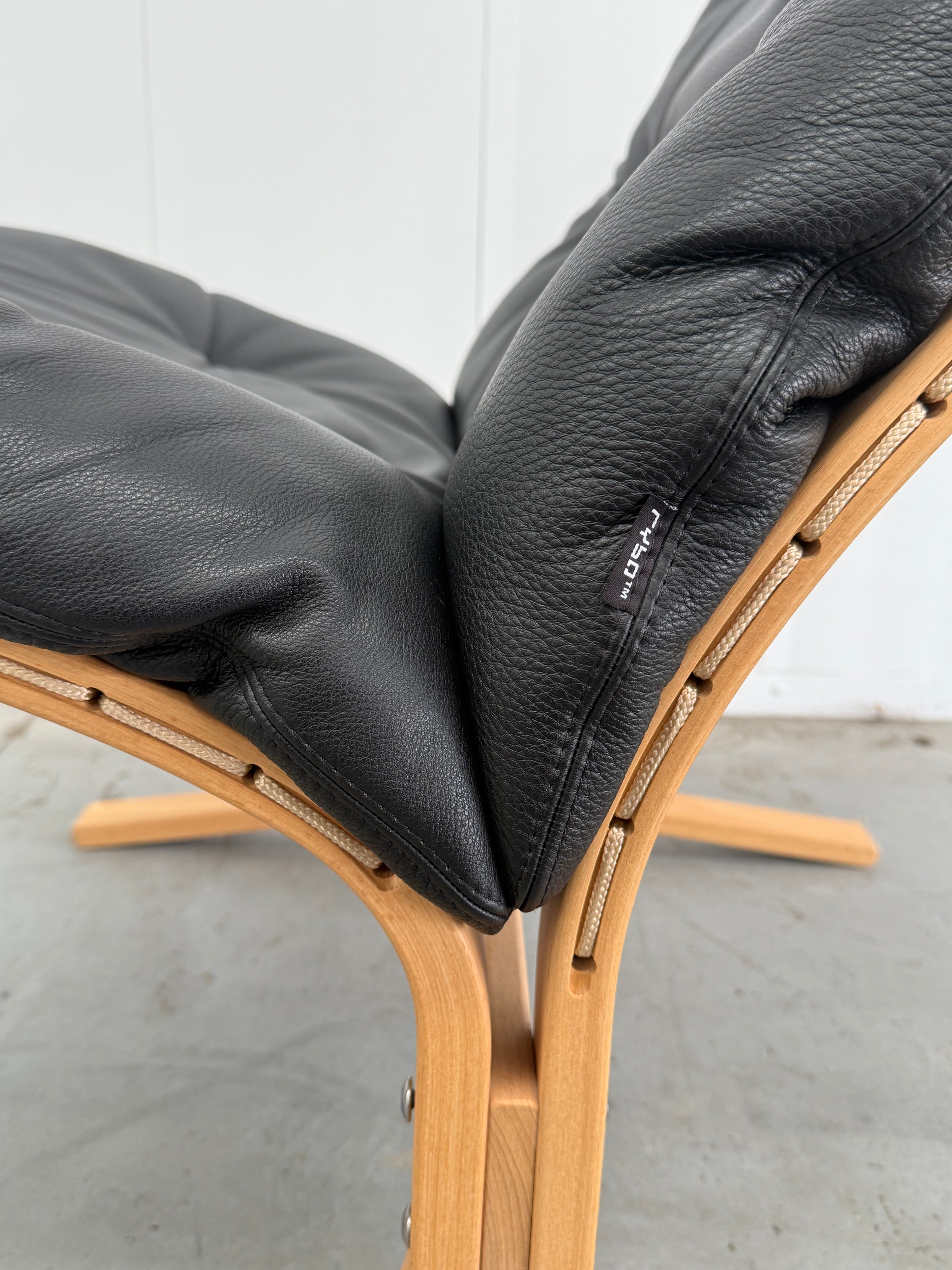 Thonet, Siesta Classic Low Back by LK Hjelle