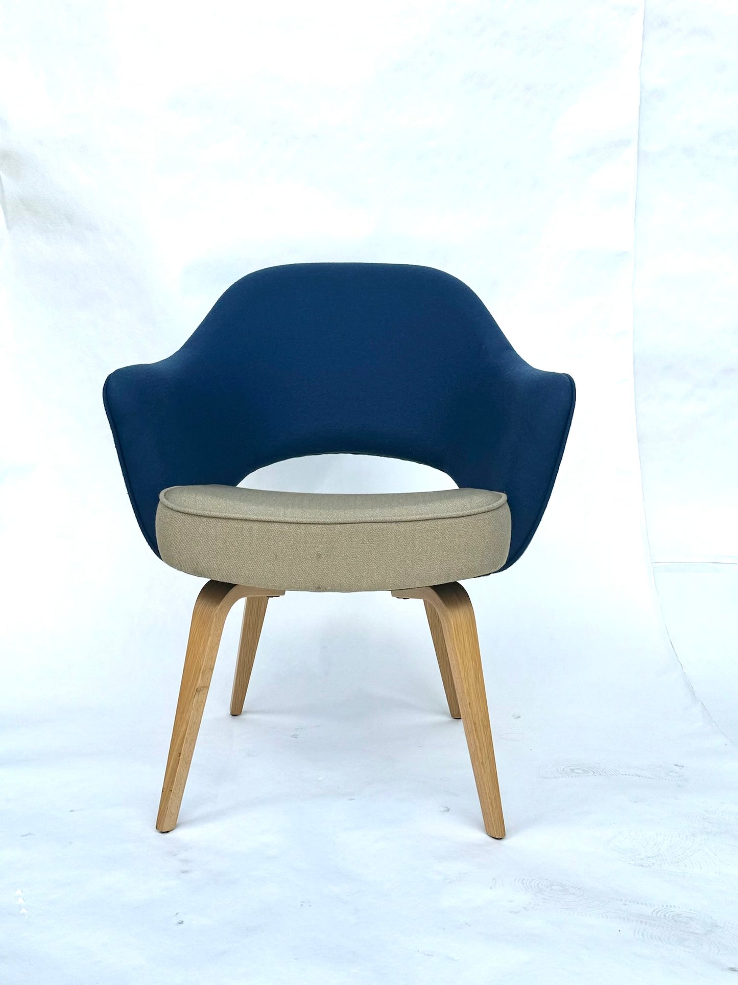 Knoll Saarinen Executive Arm Chair