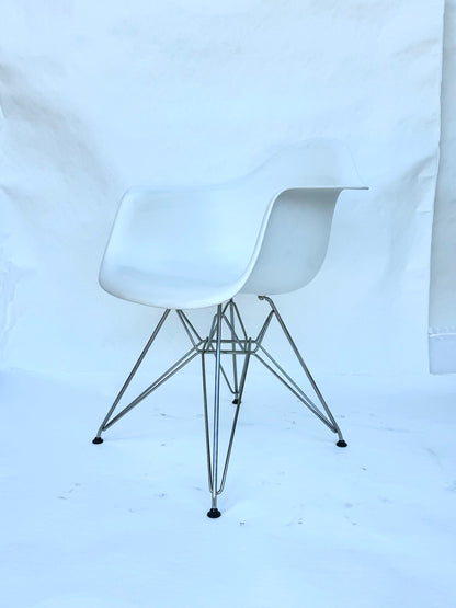 Eames Moulded Armchair