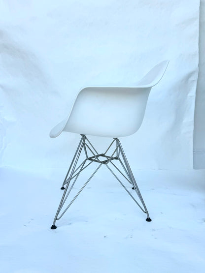 Eames Moulded Armchair