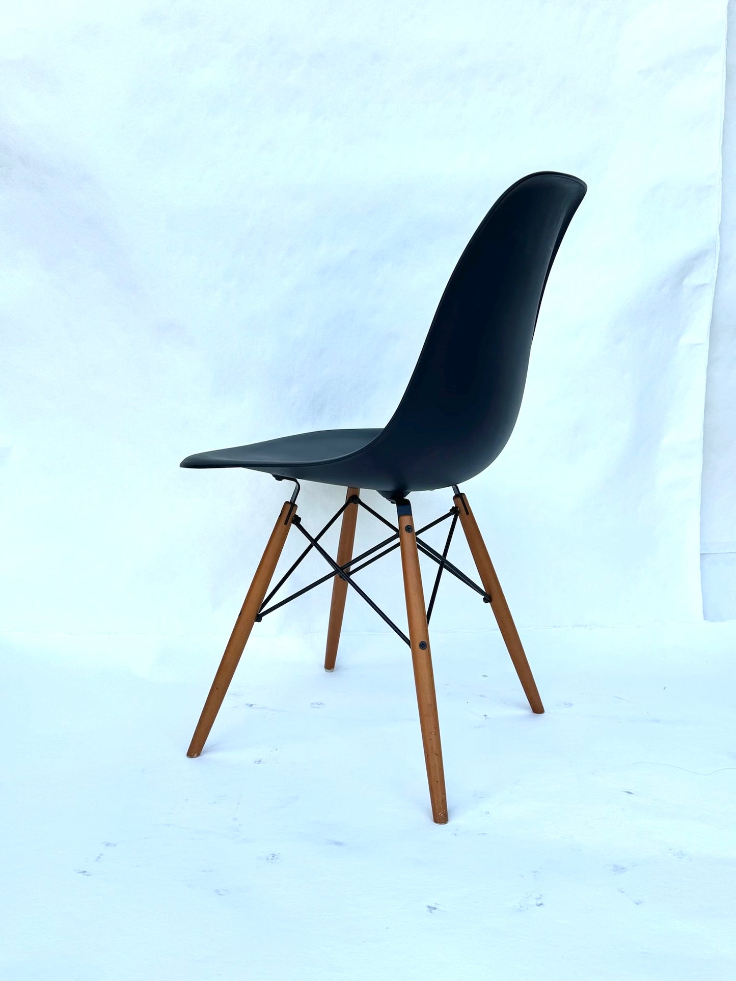 Vitra Eames Side Chair DSR Black