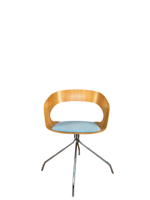 "Chat Swivel Chair" aqua - designed by Jakob Wagner