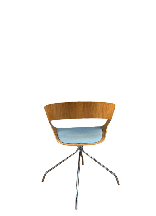 "Chat Swivel Chair" aqua - designed by Jakob Wagner