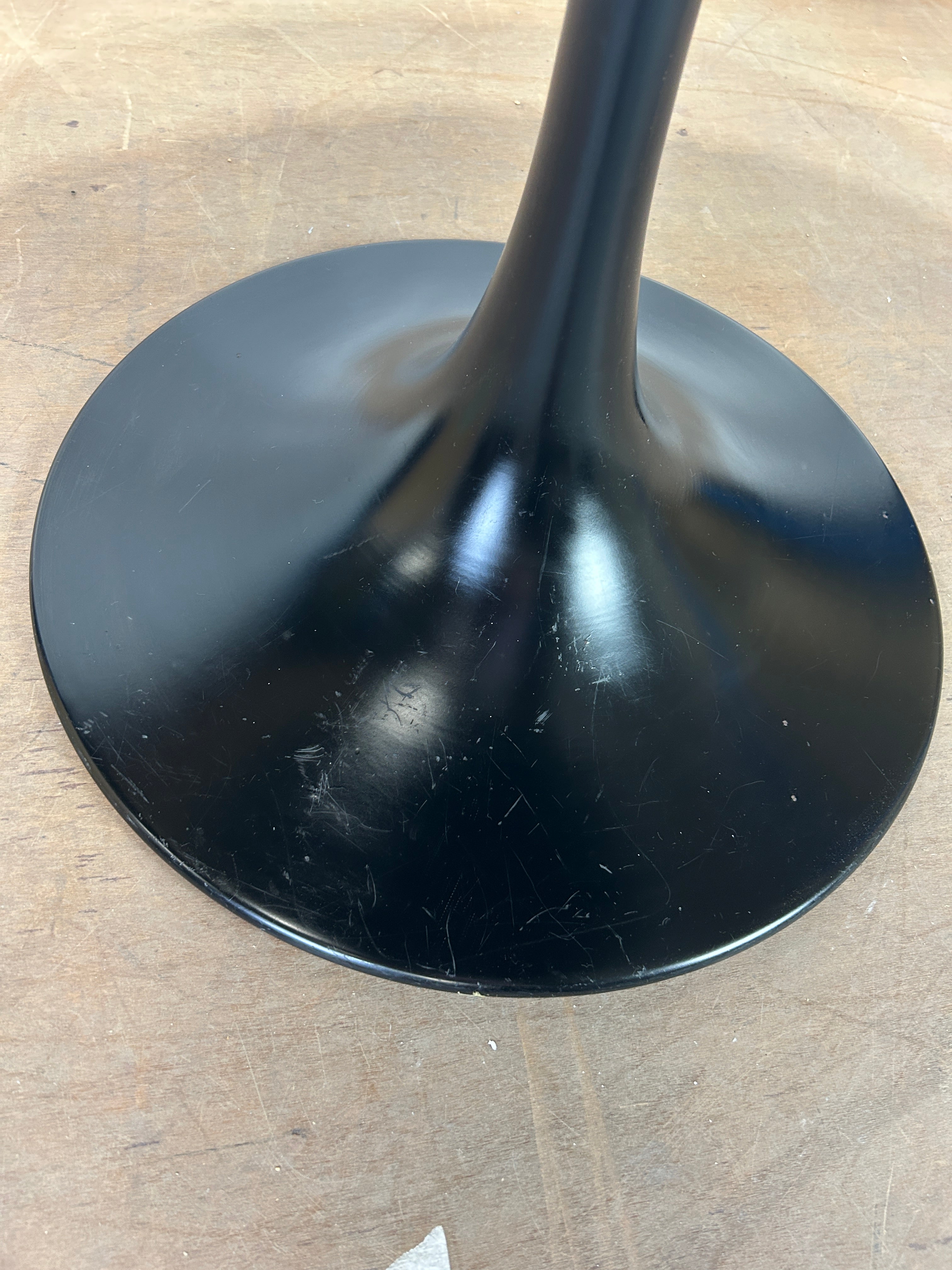 Black Round Tulip Table