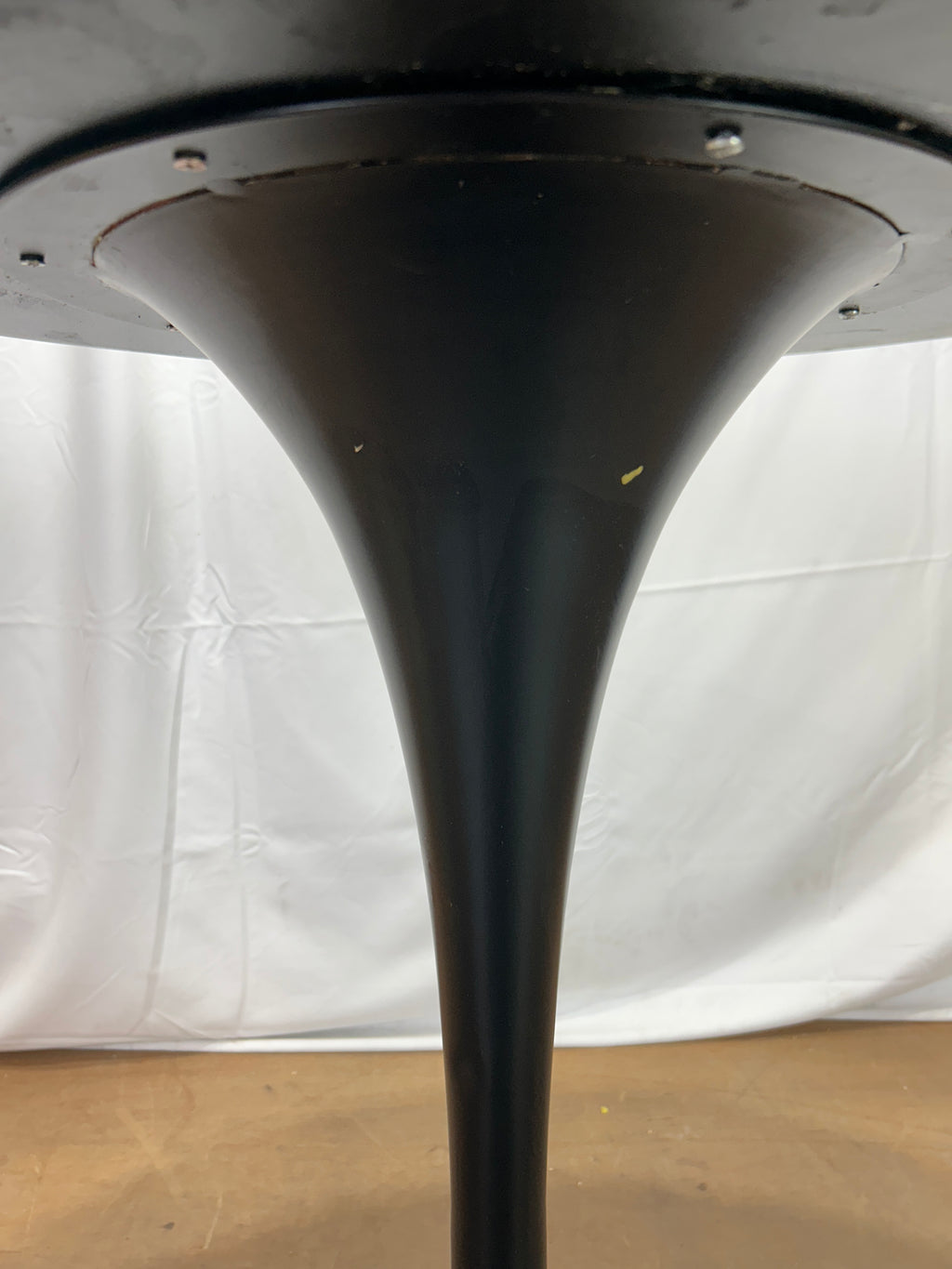 Black Round Tulip Table