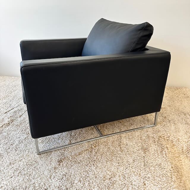 Black Leather Armchair, Jardan