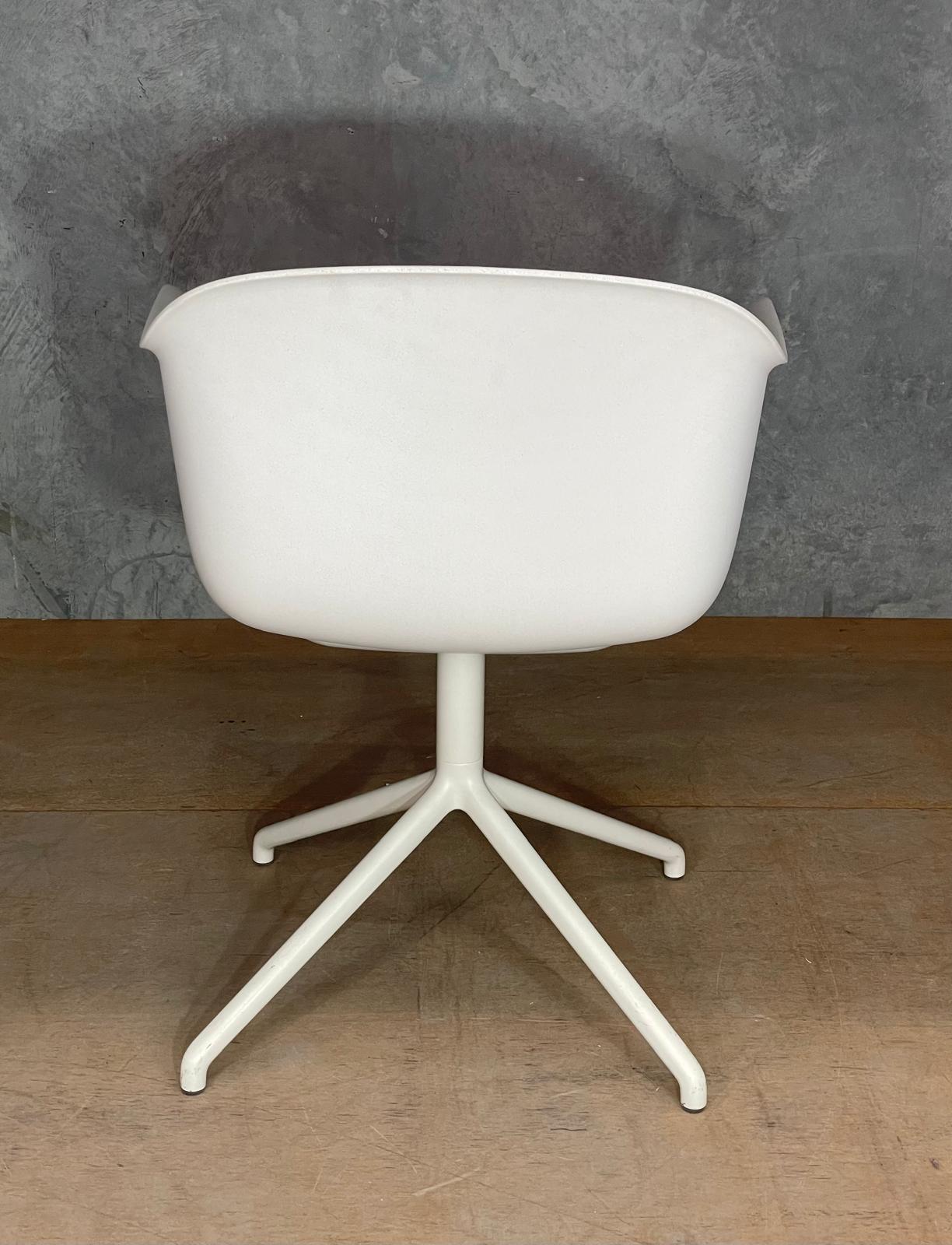 Fiber Armchair Swivel Base w. Return