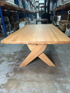 IconByDesign Axel - Rectangular Dining Table
