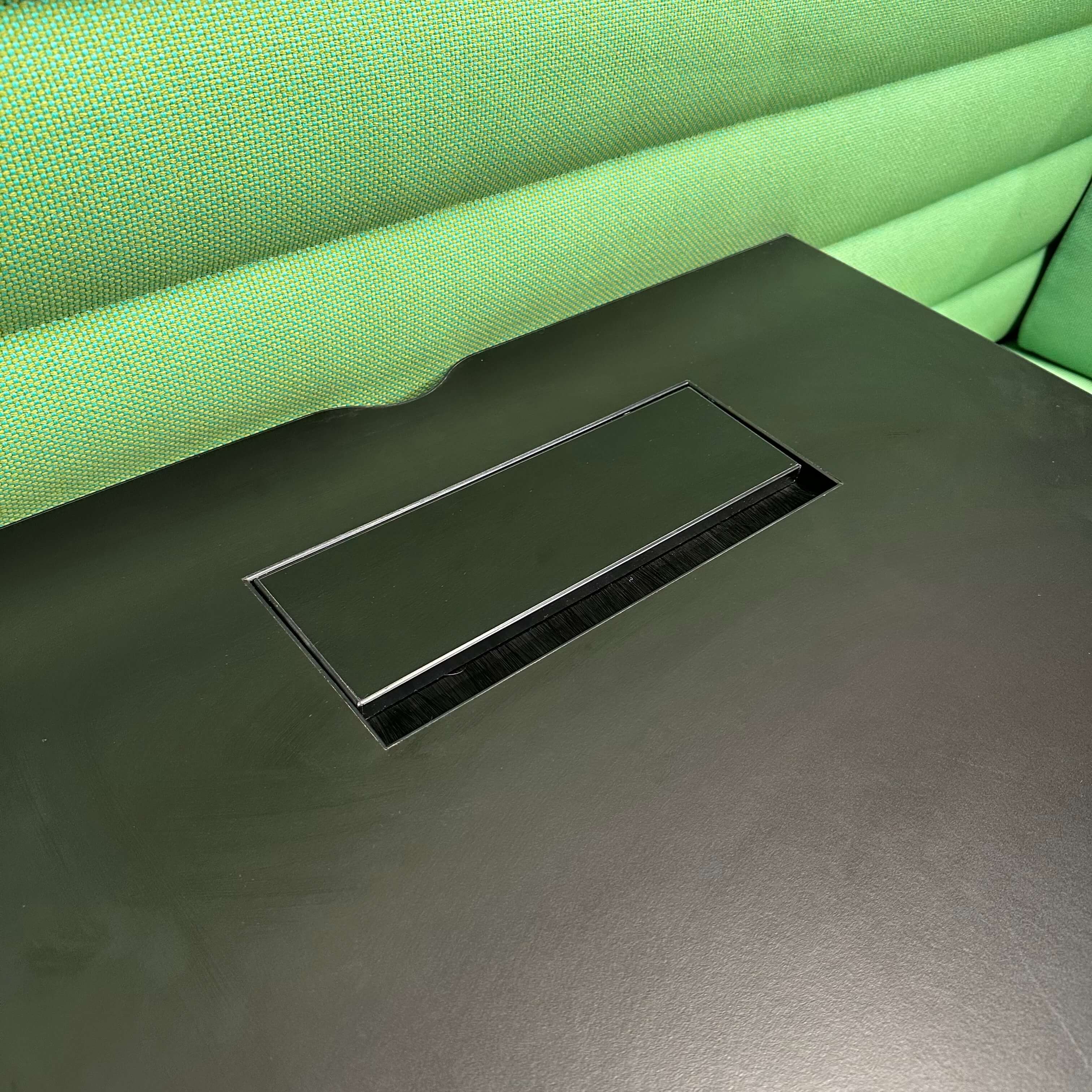 Alcove Cabin Highback with Table (4 Seater), Vitra Ronan & Erwan Bouroullec, 2006