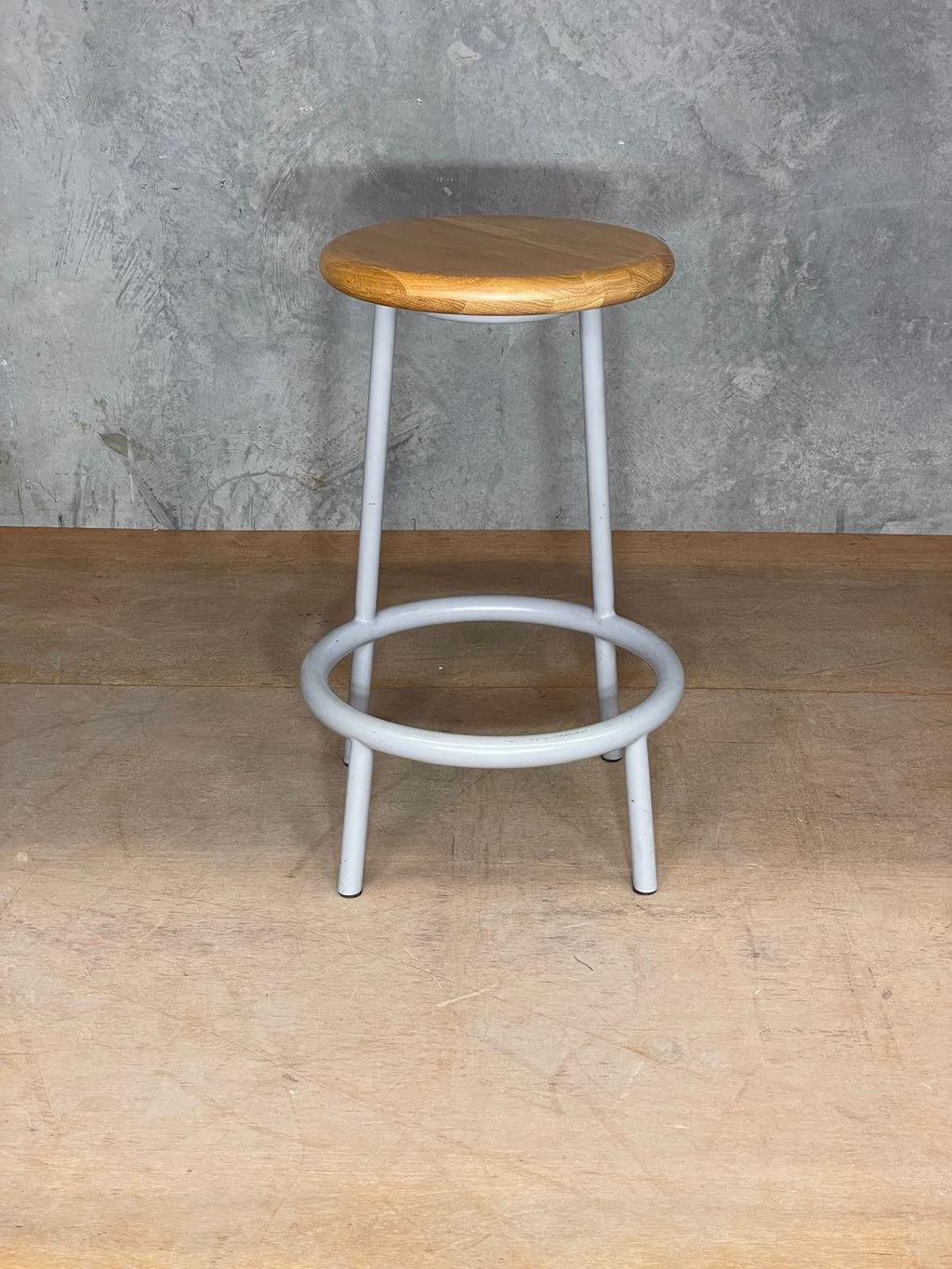 Volar stool by Alexander Lotersztain for Derlot