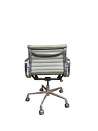 Vintage Eames Aluminum Group Management Chair by Charles and Ray Eames